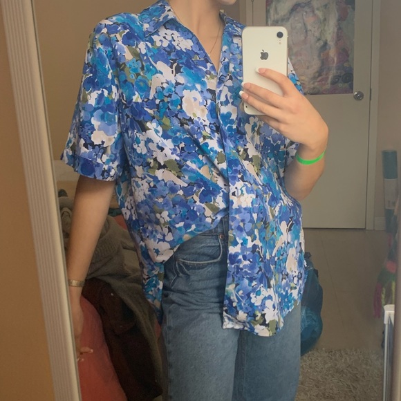 Floral Vintage button up - Picture 2 of 2